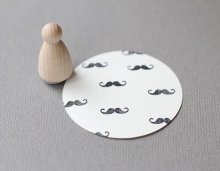 Gummistämpel på kon - Mustasch, Liten