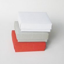 Presentask i wellpapp - 15 x 15 x 4,5 cm - Olika färger
