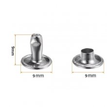 Nitar tryckknappar i metall.