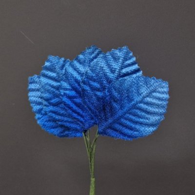 Blomblad på ståltråd