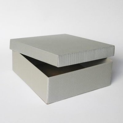 Presentask i wellpapp - 27 x 27 x 10 cm - Naturbrun