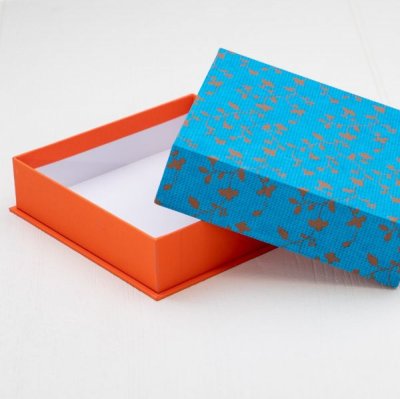 Handgjord låda lokta